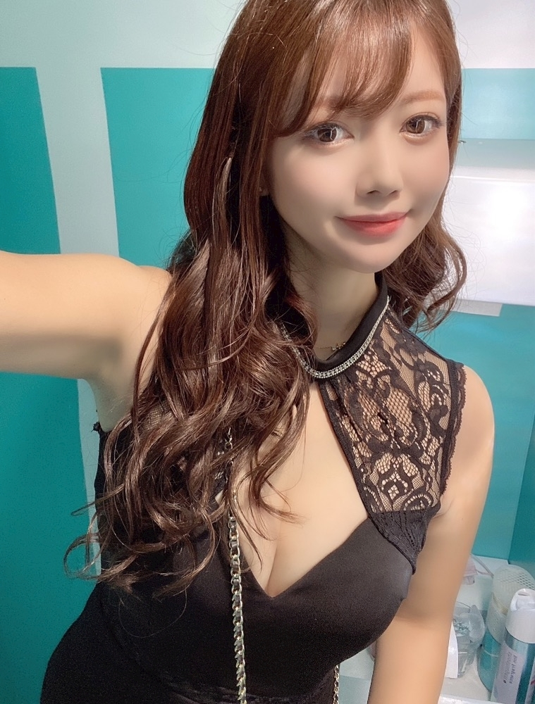 妃 えりな