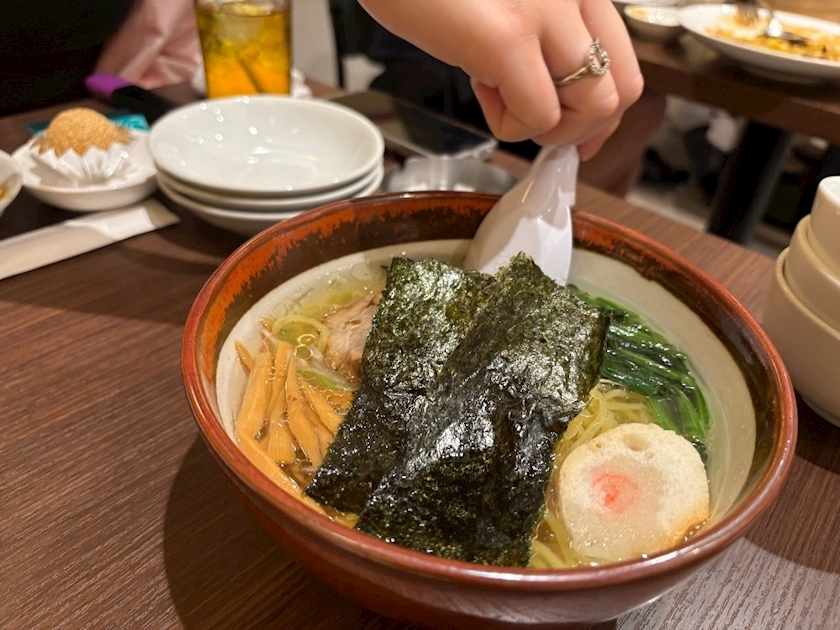 西蓮寺 ひかる
