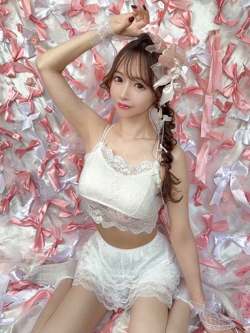 葉月 りほ