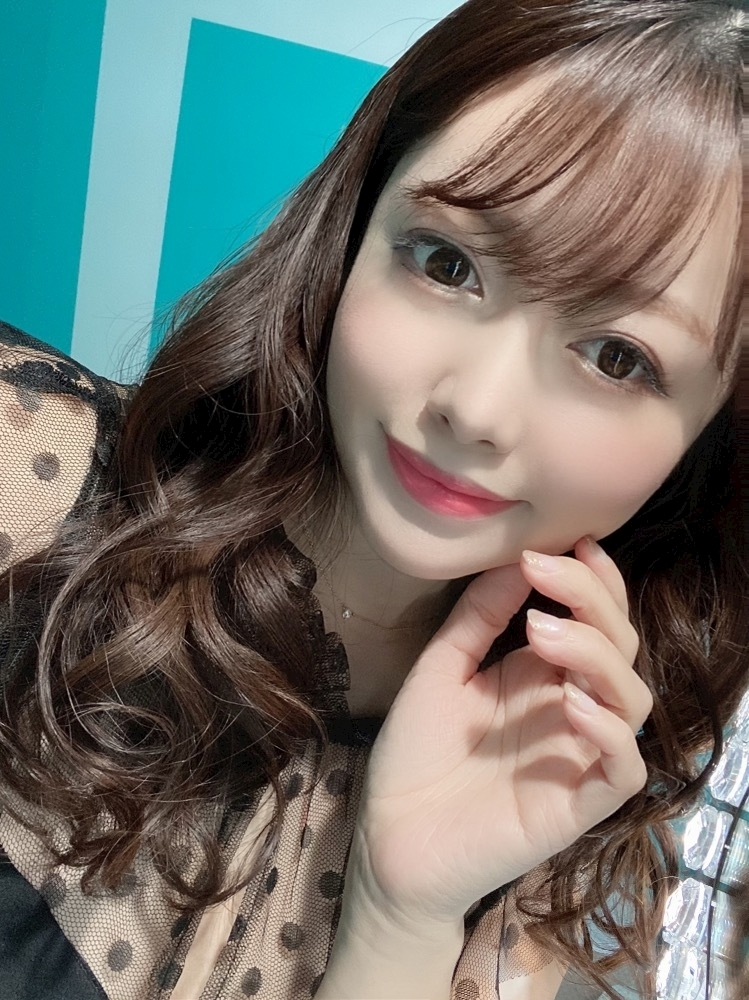 妃 えりな