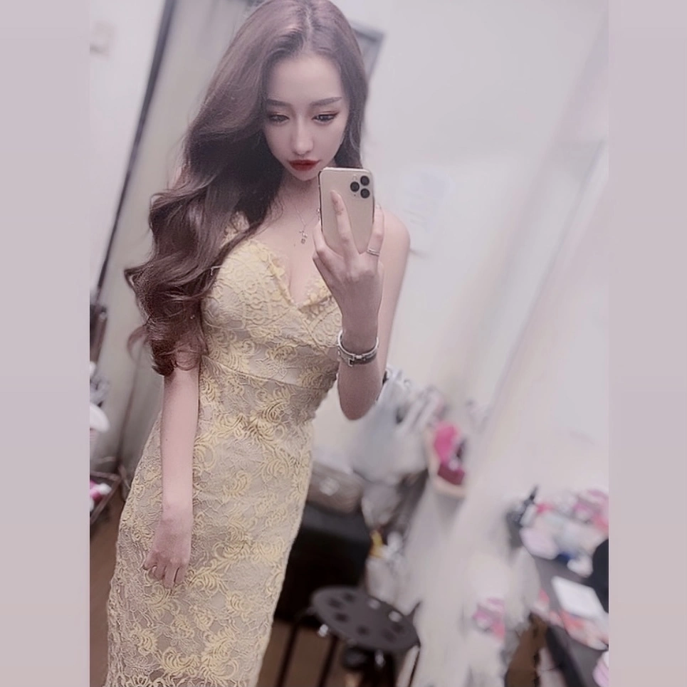 由依