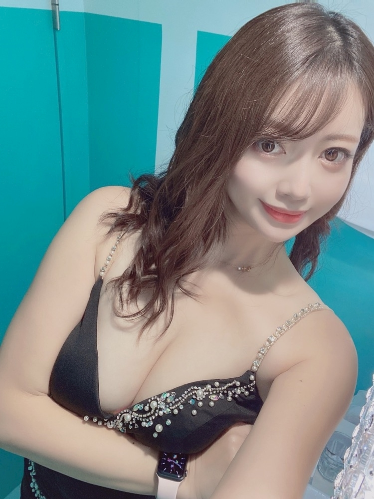 妃 えりな