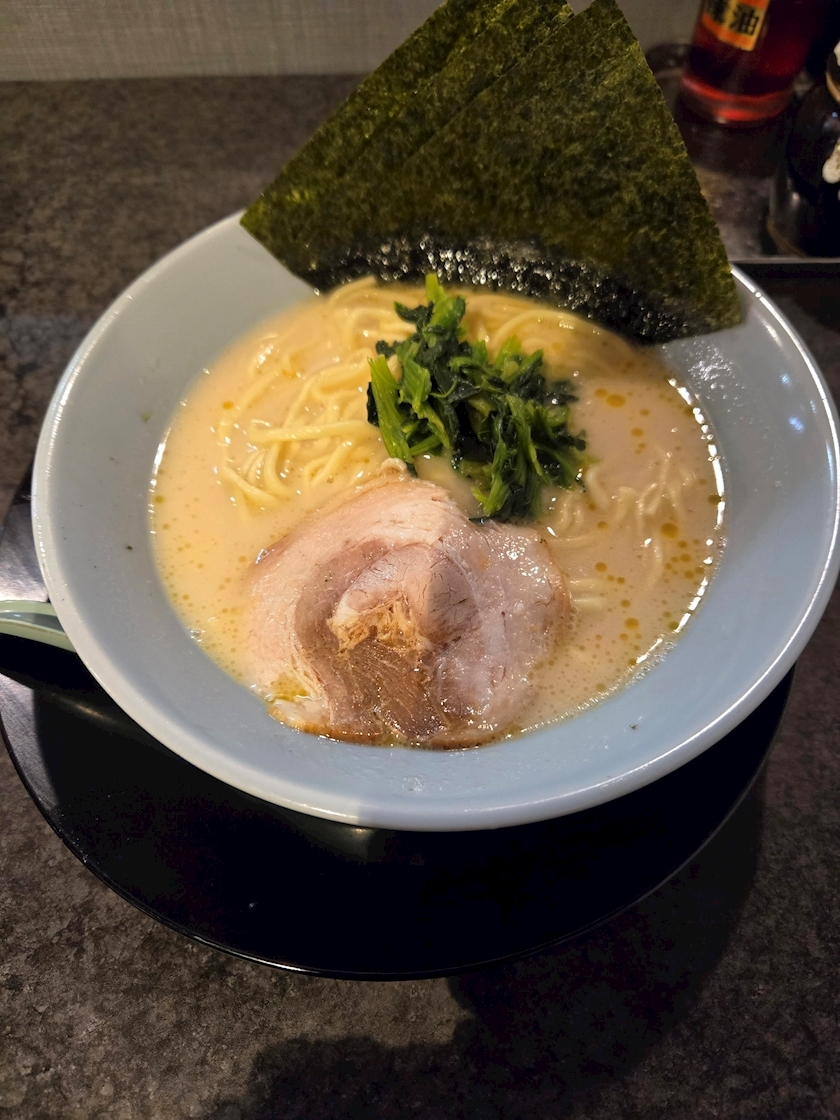 エミ (スタッフ)