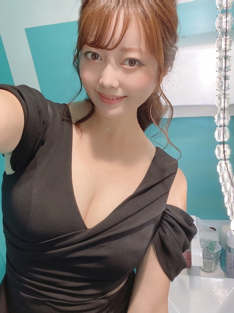 妃 えりな