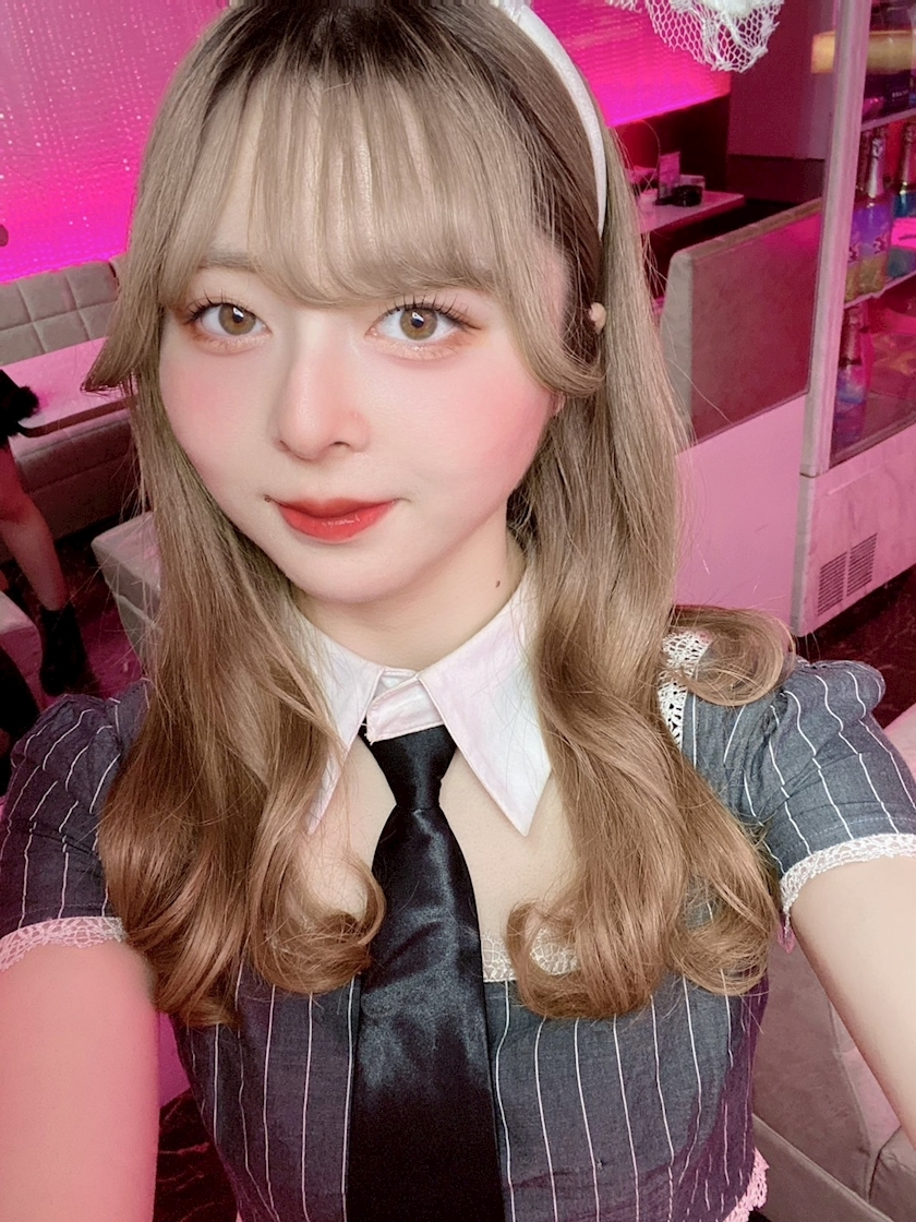 な つ