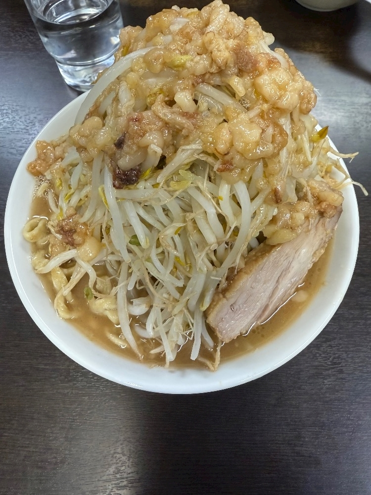 マユ