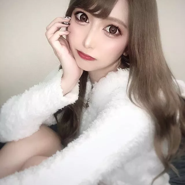 水城 りあ