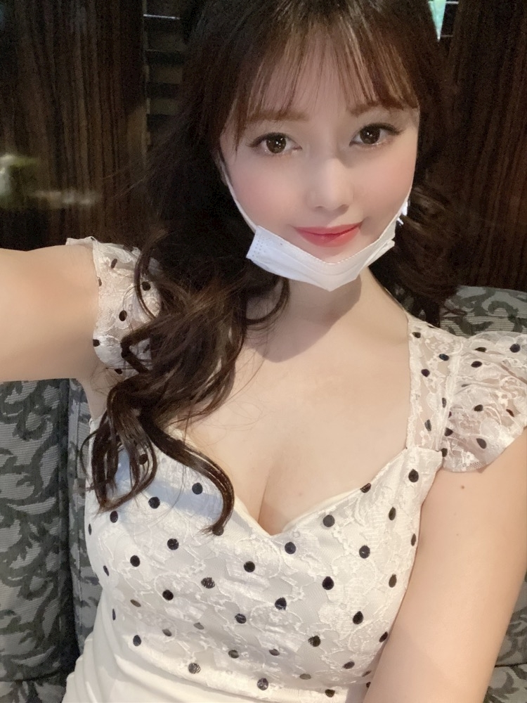 妃 えりな
