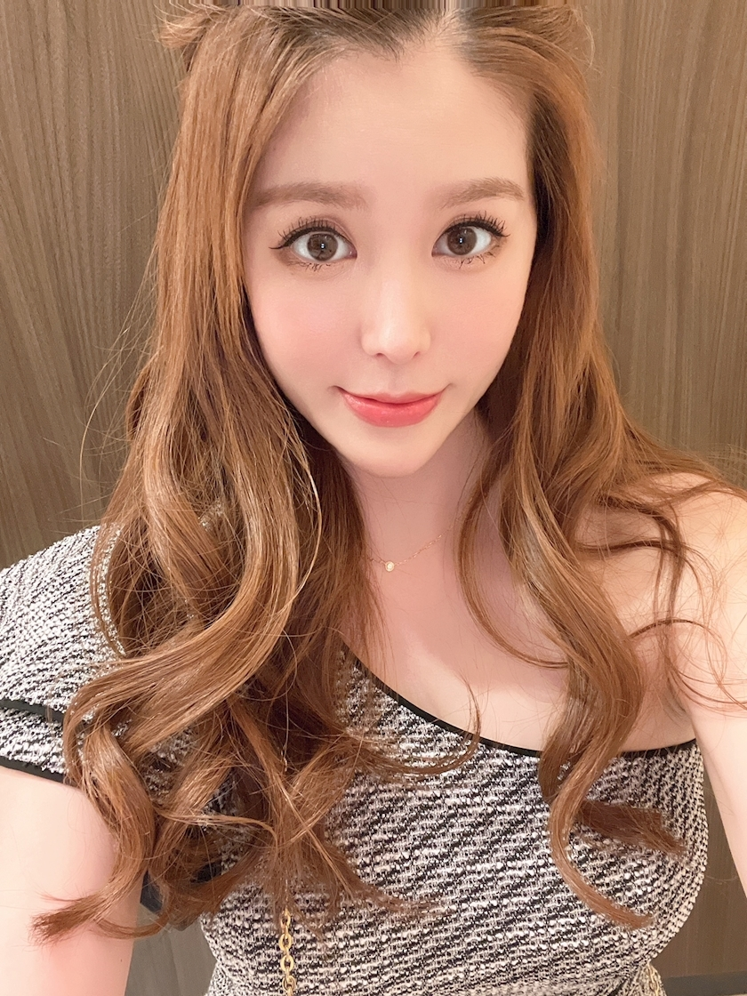 黒輝 りさ