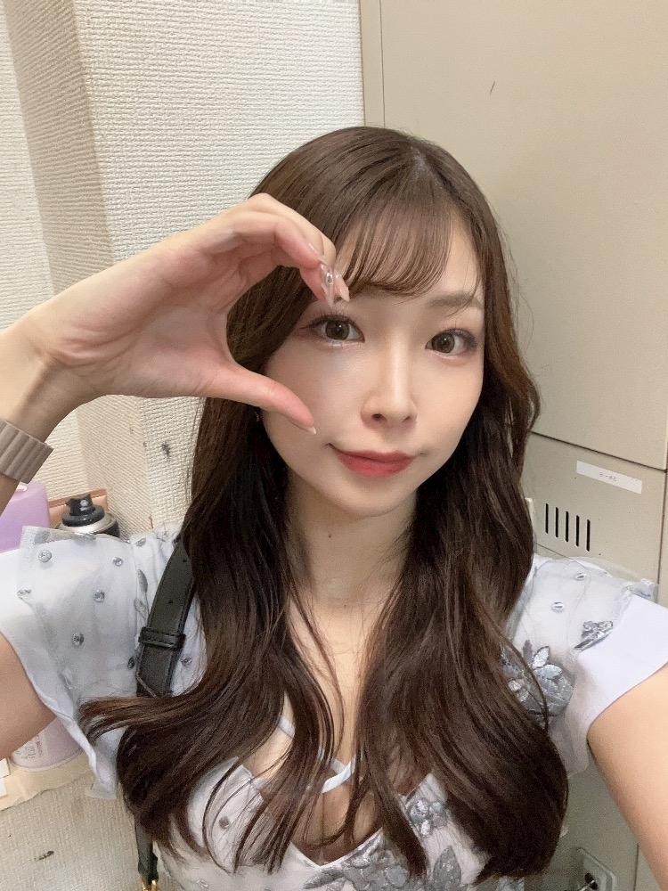 麗日 ひな