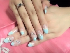 愛川 華蓮
