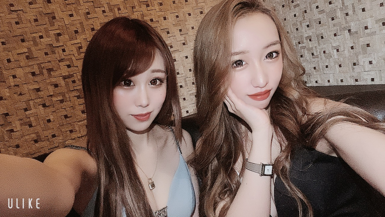 由依