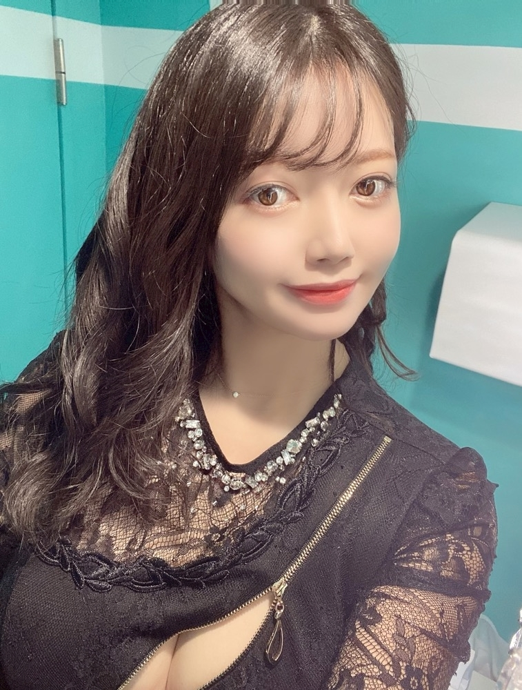 妃 えりな
