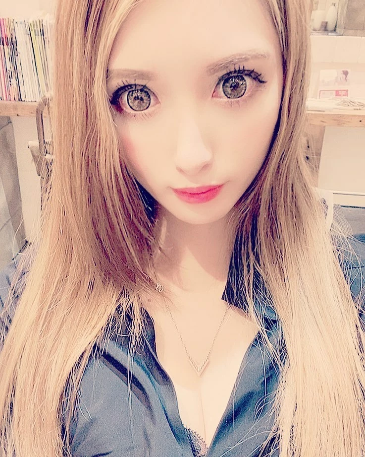 一咲 エム
