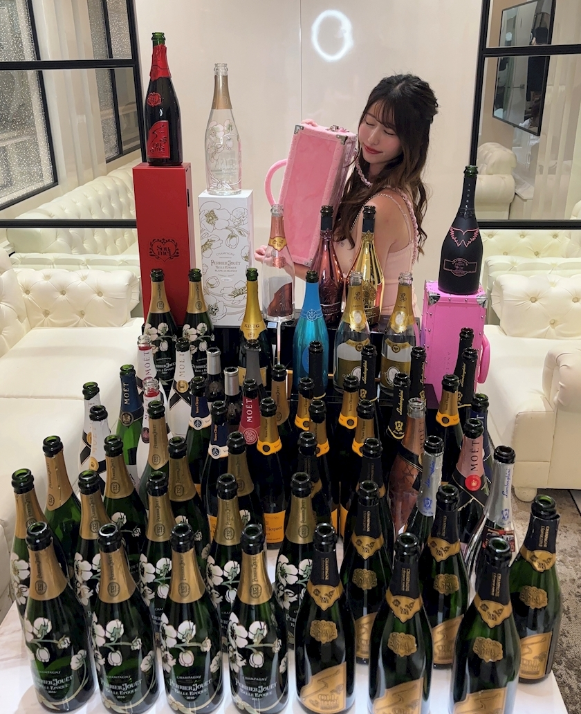 天乃 りさ