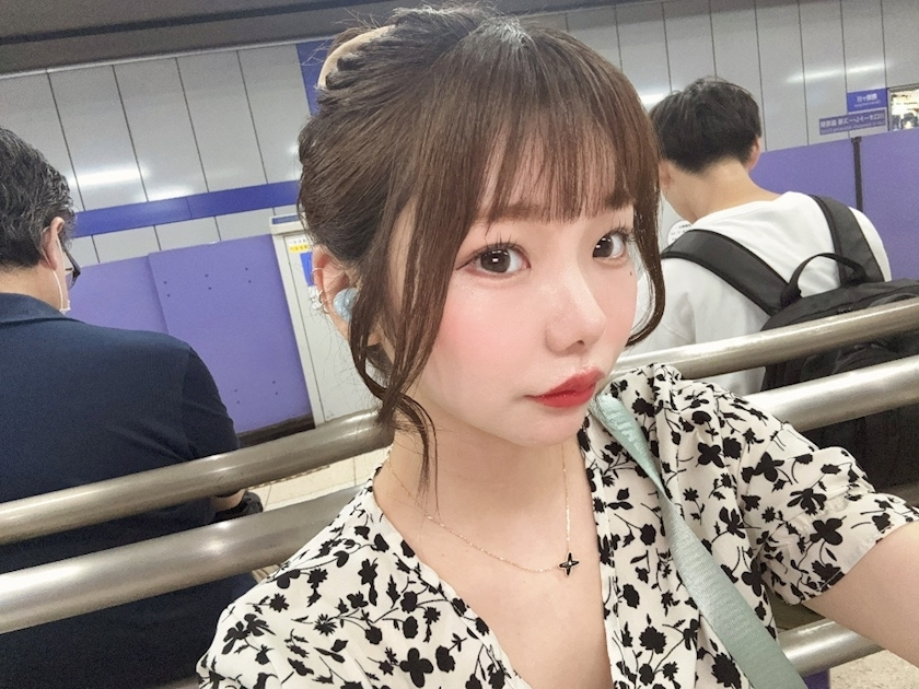 あみな