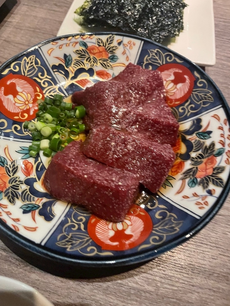 みら