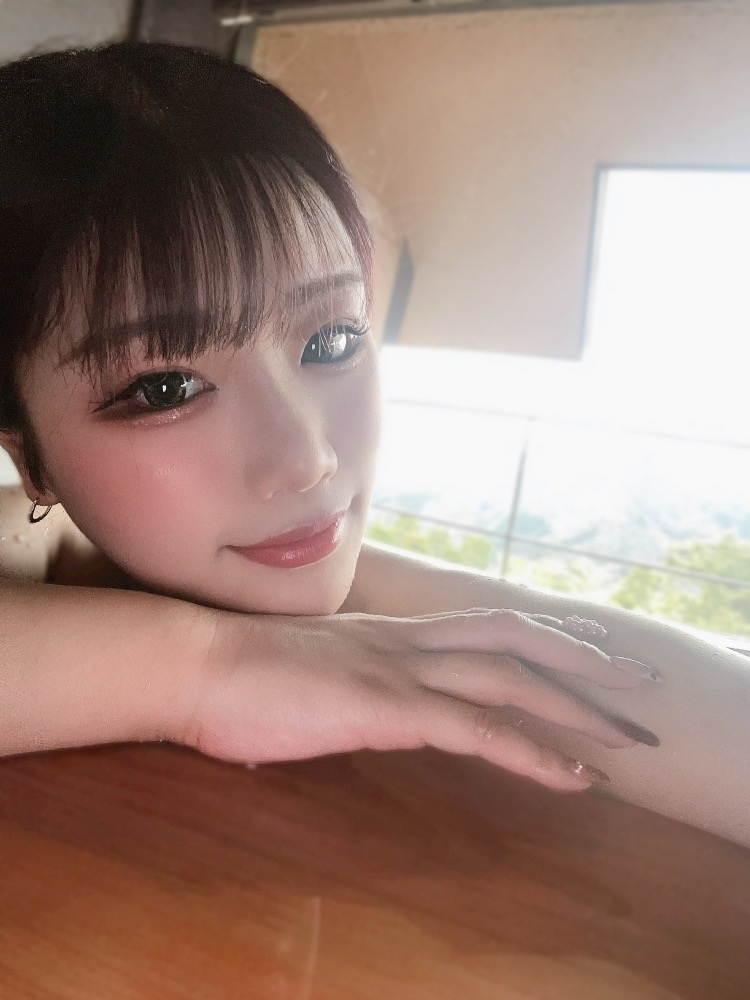 葉月 ひろみ