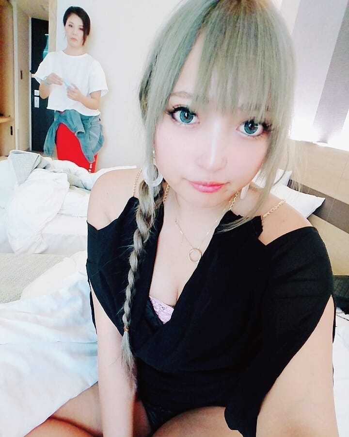 ゆりな