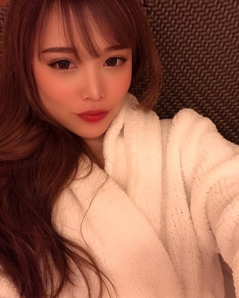 華
