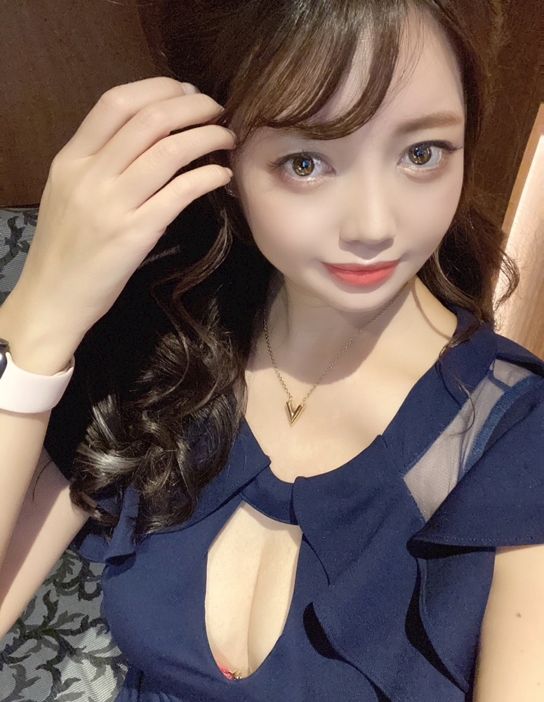 妃 えりな