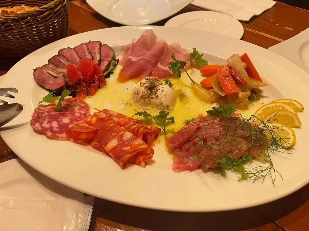 麻貴