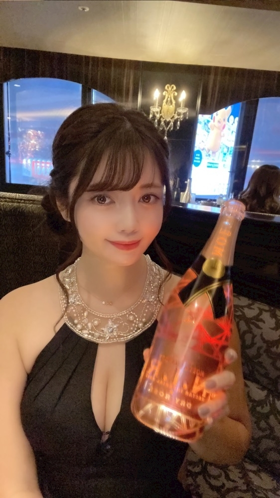 妃 えりな