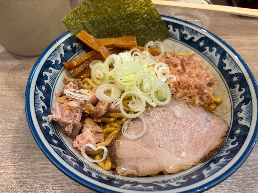 めい