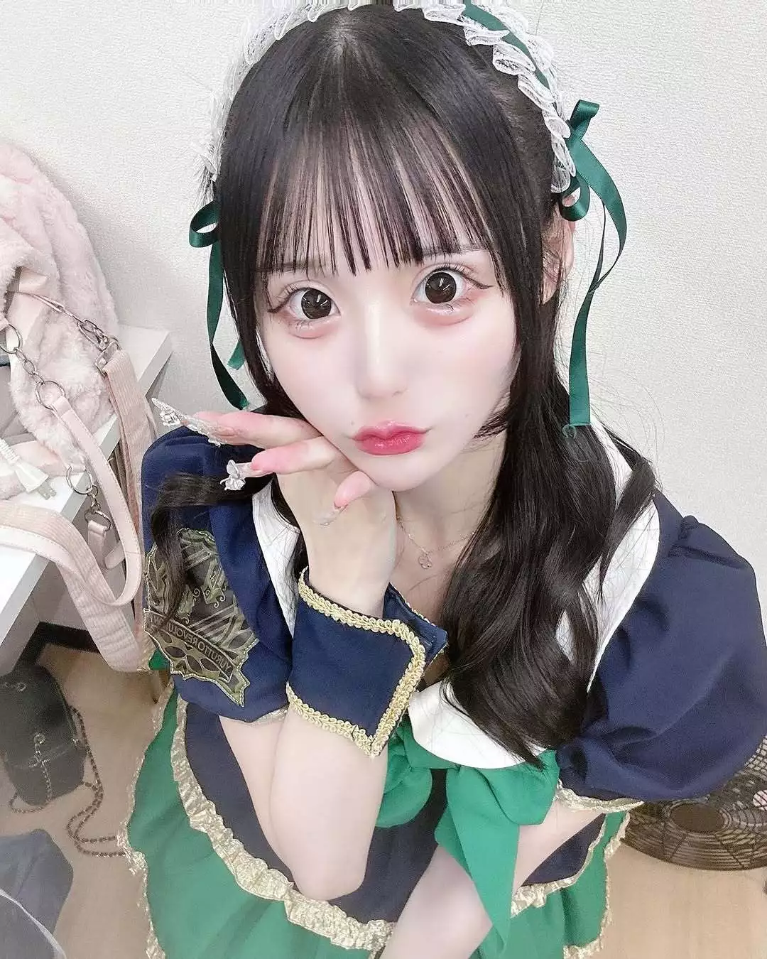 水無月 ゆゆ