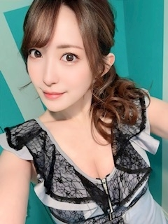 朔間 まりな