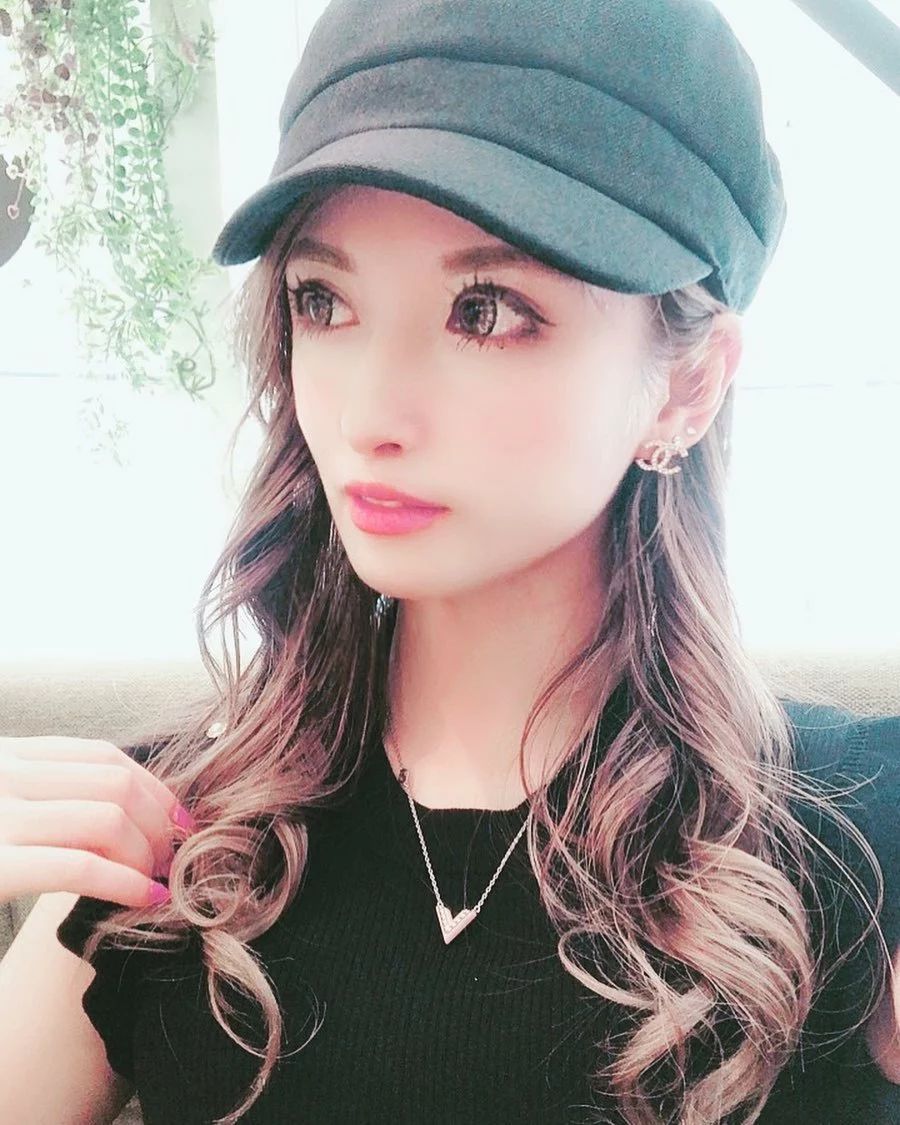 一咲 エム