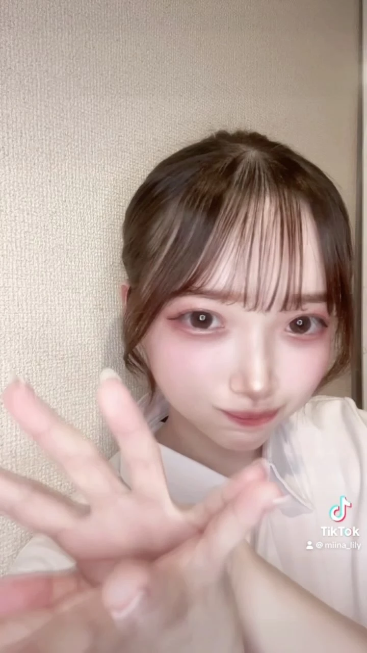 みいな