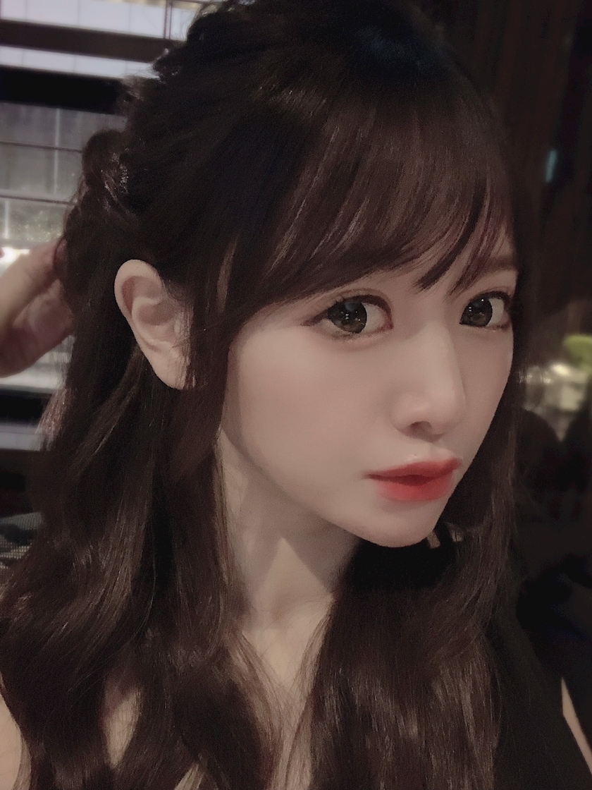 葉月 りほ