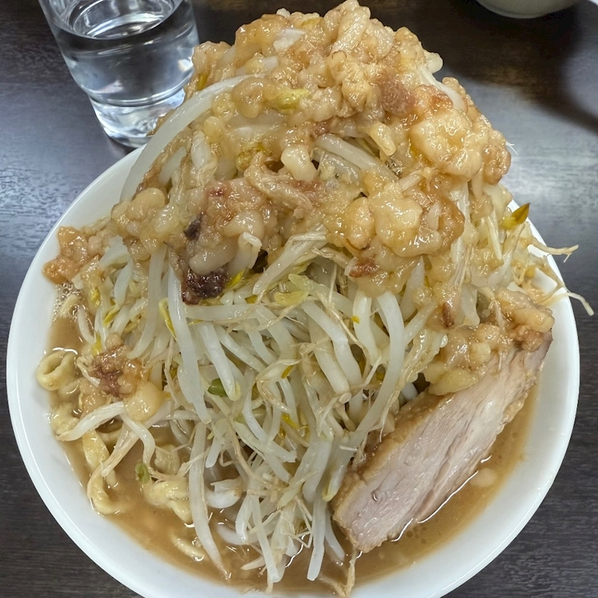 マユ