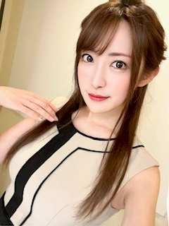 朔間 まりな