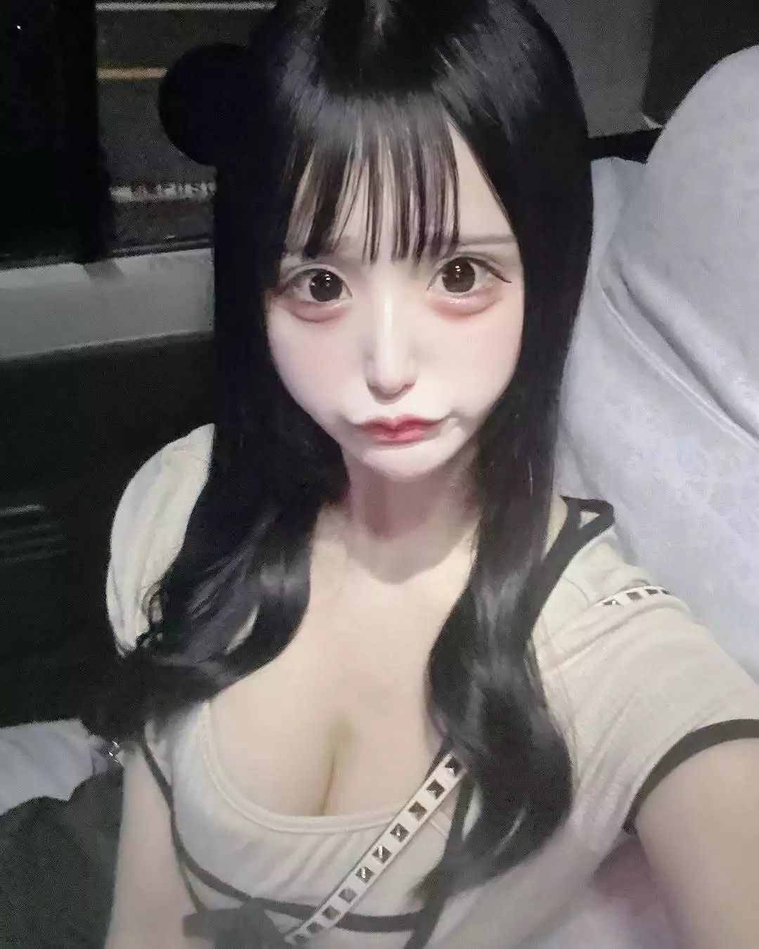 水無月 ゆゆ