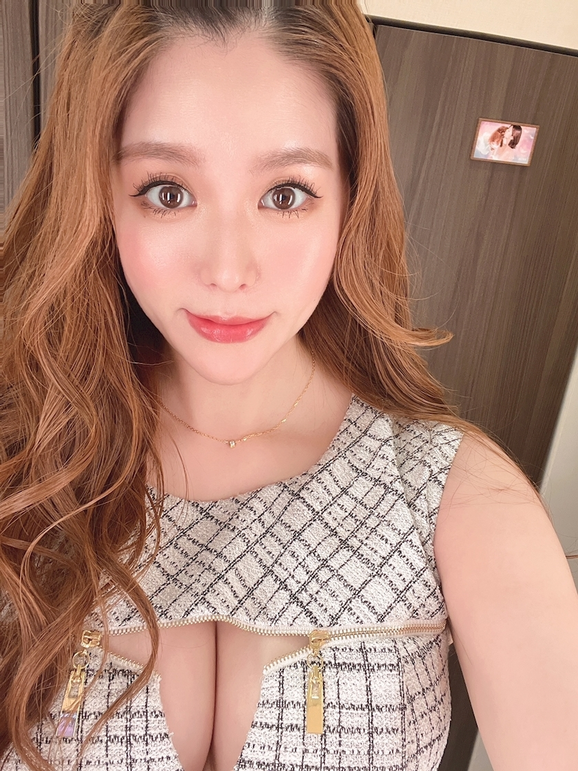 黒輝 りさ