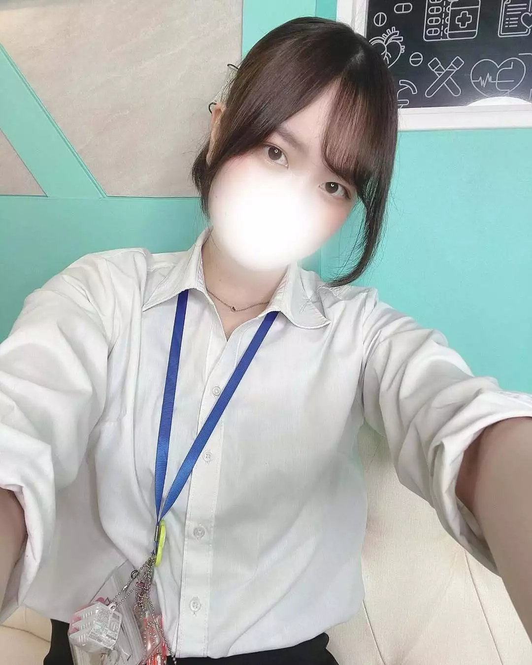 にこ