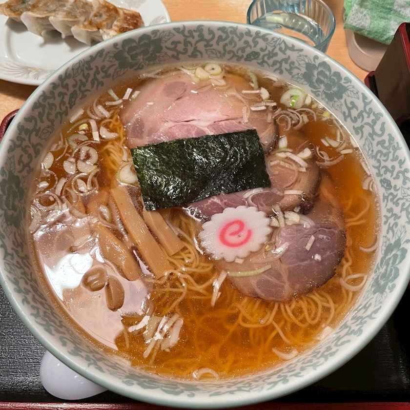 みら