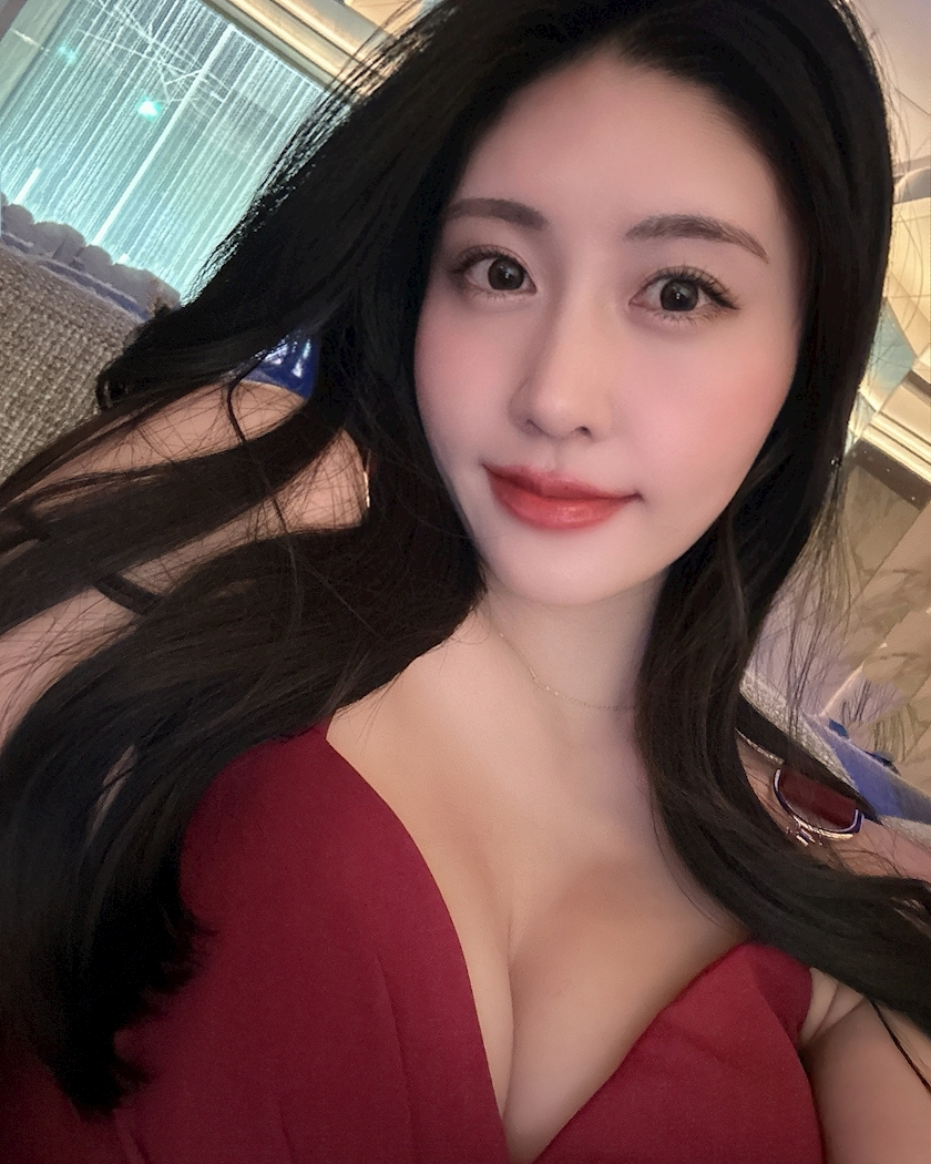 泉 りさ