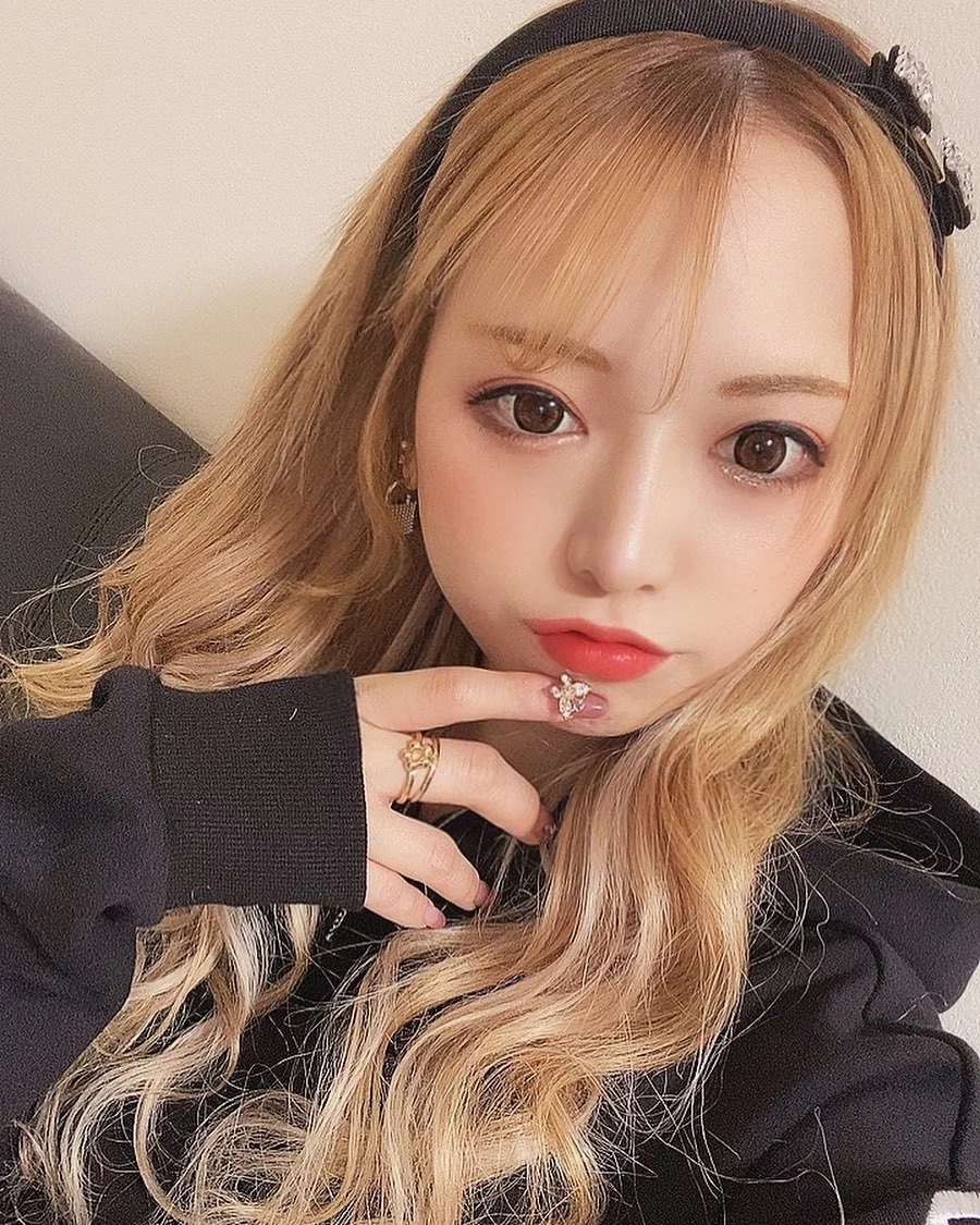 月乃 しゅうか