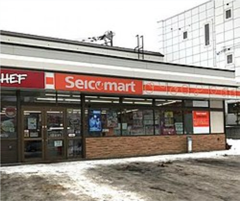 エミ （スタッフ）