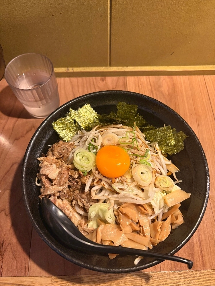 佐野 エマ