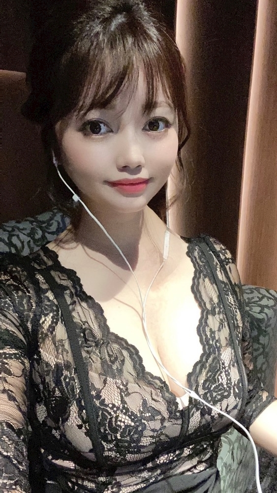 妃 えりな