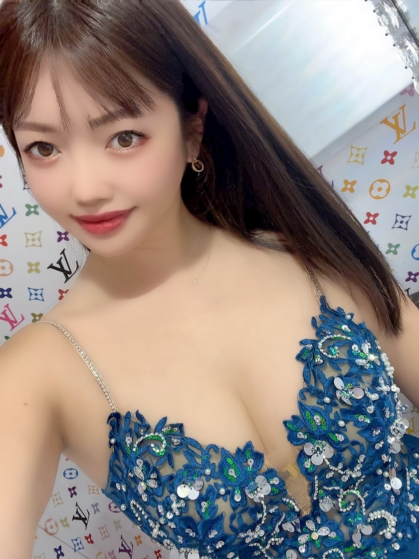 妃 えりな