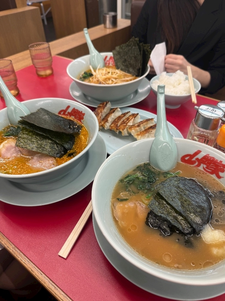 ティラノまな
