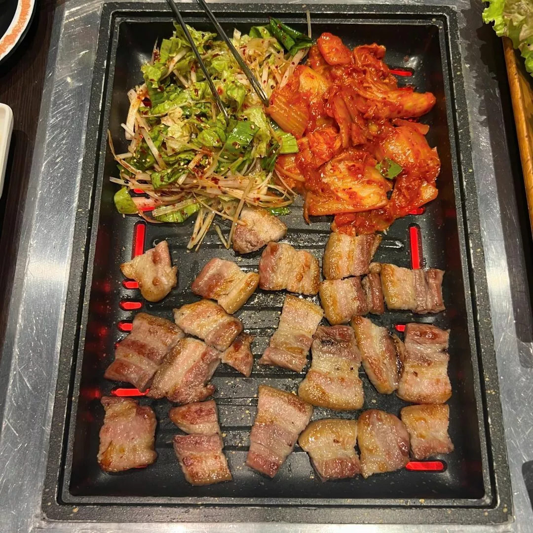マユ