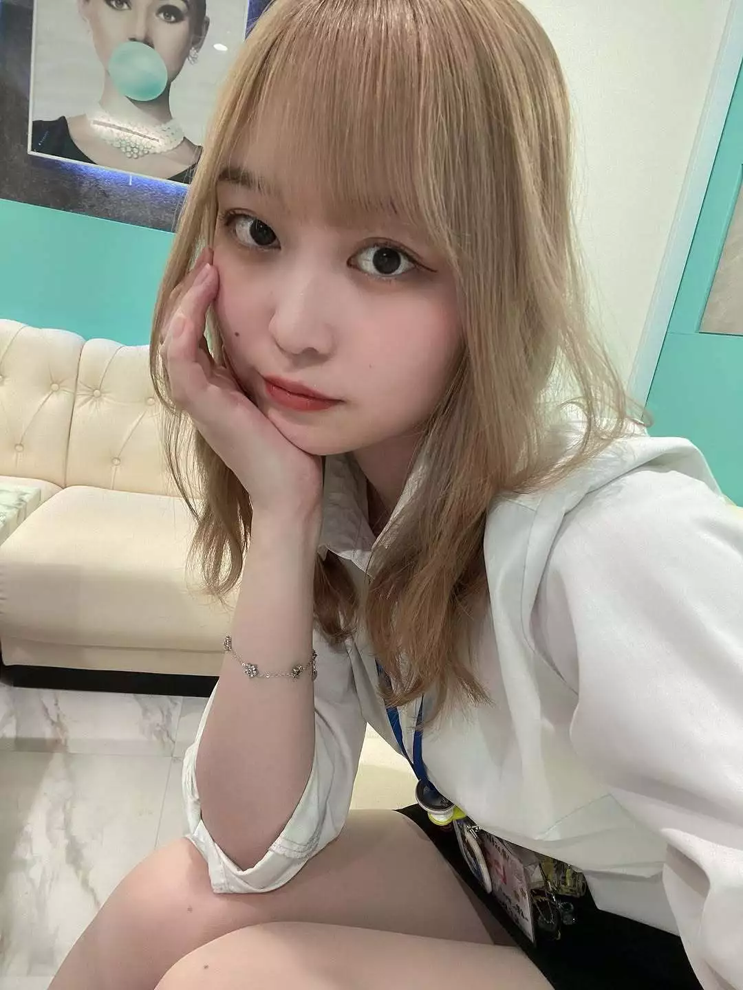 にこ