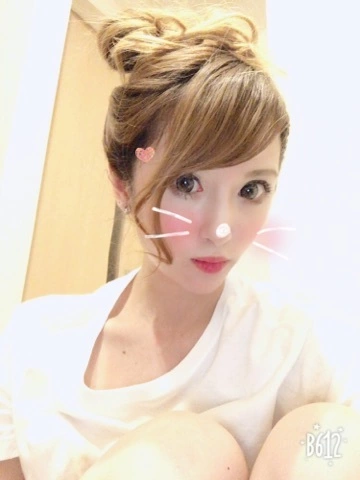 一咲 エム