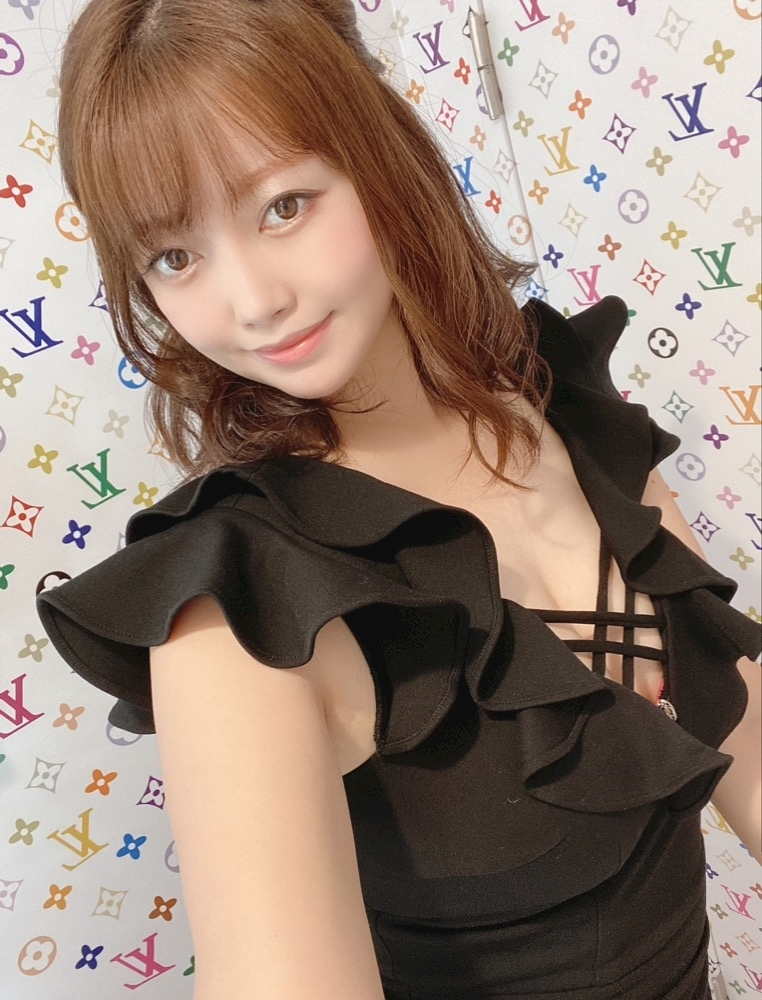 妃 えりな